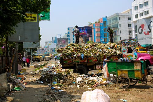 How to Dispose Garbage in The Right Manner?