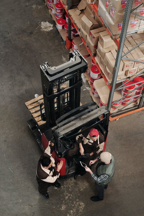 How to Assess Whether to Buy a New or Used Forklift